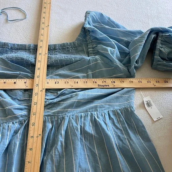 Old Navy Blouse Womens XL Blue Striped Smocked Ruched Sweetheart Neck Top New - Picture 4 of 6